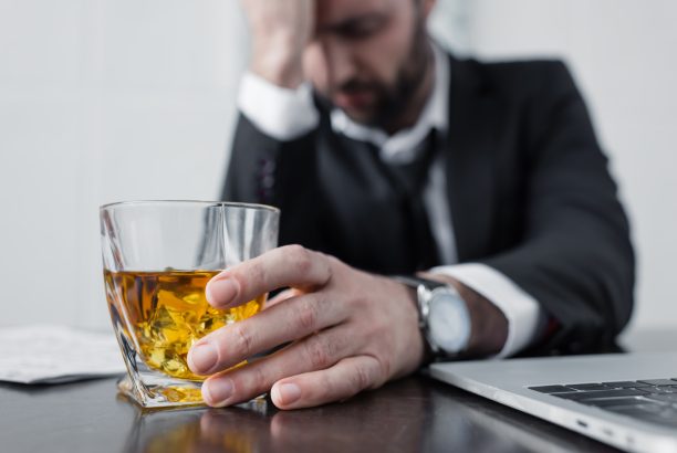 What is a High Functioning Alcoholic? Signs and Symptoms